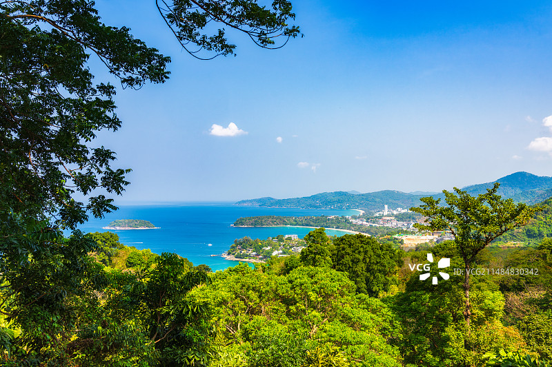 泰国普吉岛卡塔海滩（KATA BEACH）与卡伦海滩（KARON BEACH），卡伦观景台高视角图片素材