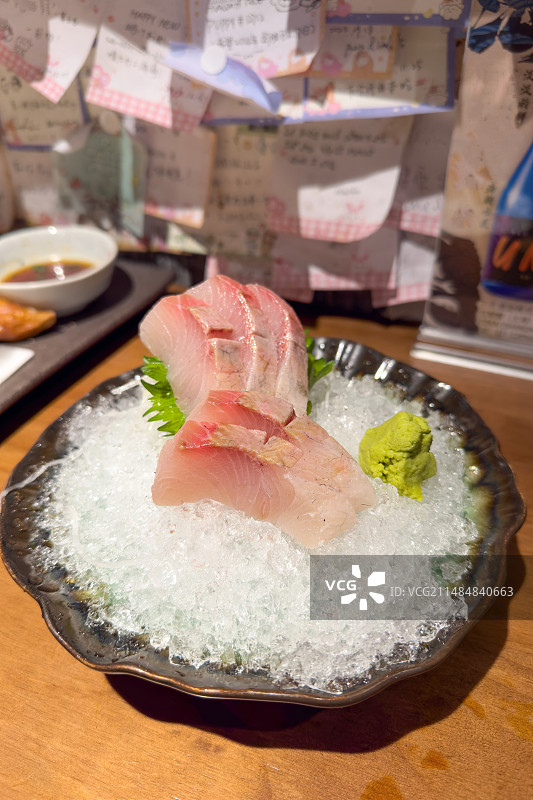 一盘鲥鱼刺身，居酒屋日本料理图片素材