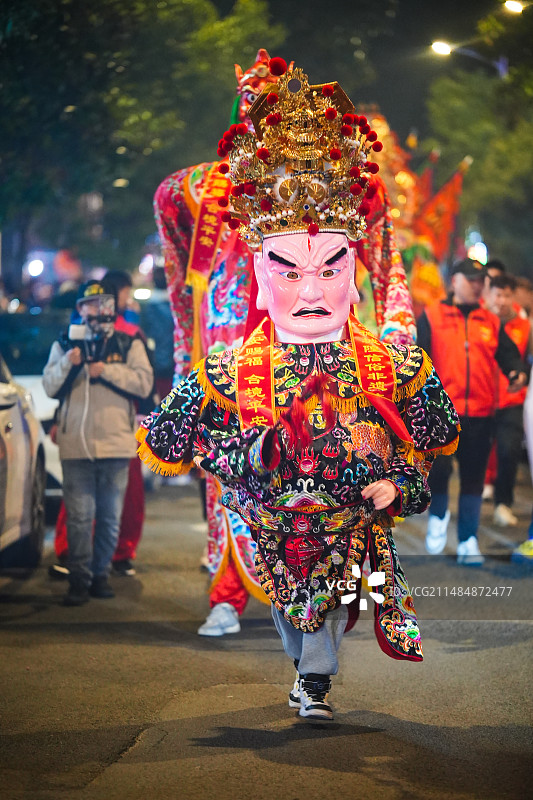 2024年3月8日凌晨，福建宁德城隍庙游神活动，城隍爷“冲宫”的时刻图片素材