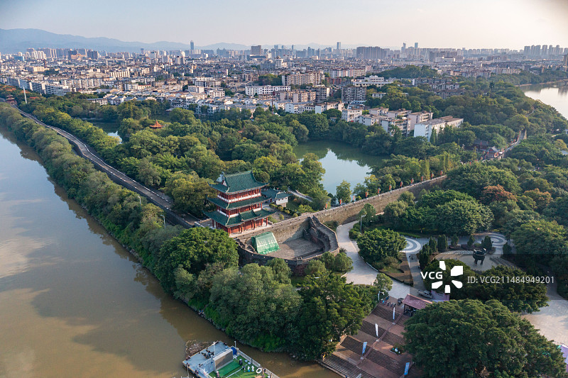赣州地标，赣江边的八镜台。图片素材