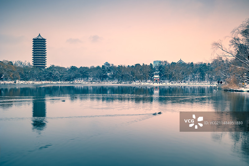 北大未名湖雪景图片素材