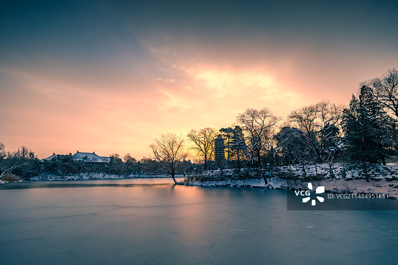 未名湖雪后晨曦图片素材