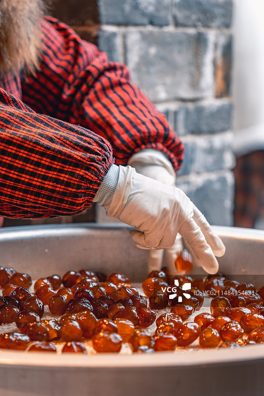 宝鸡西府老街-镜糕制作-蜜枣图片素材