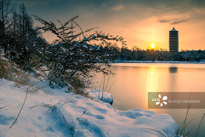 北大未名湖雪景图片素材