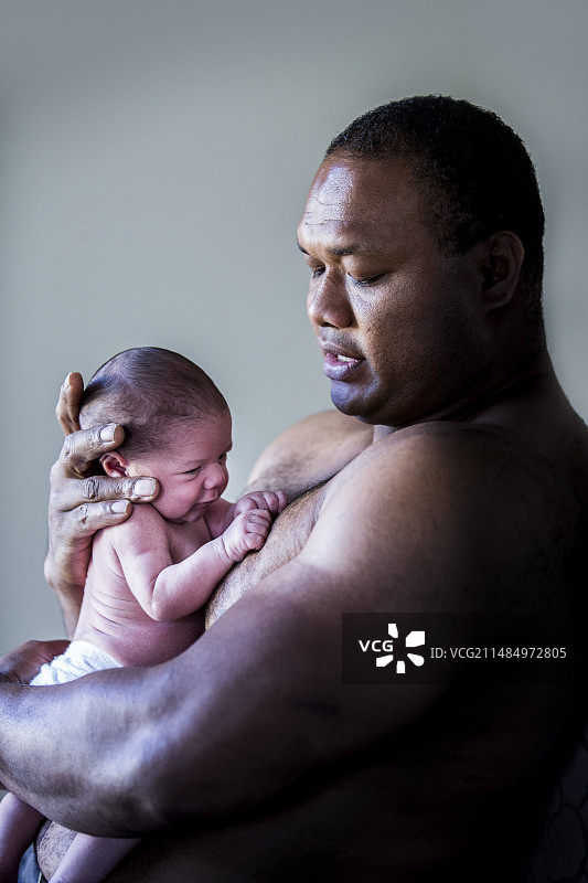 父亲和男婴图片素材