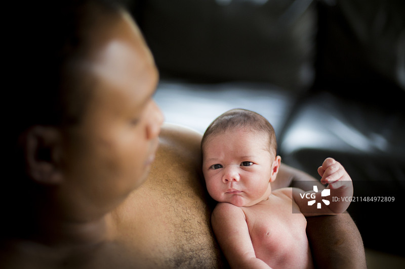 父亲和男婴图片素材