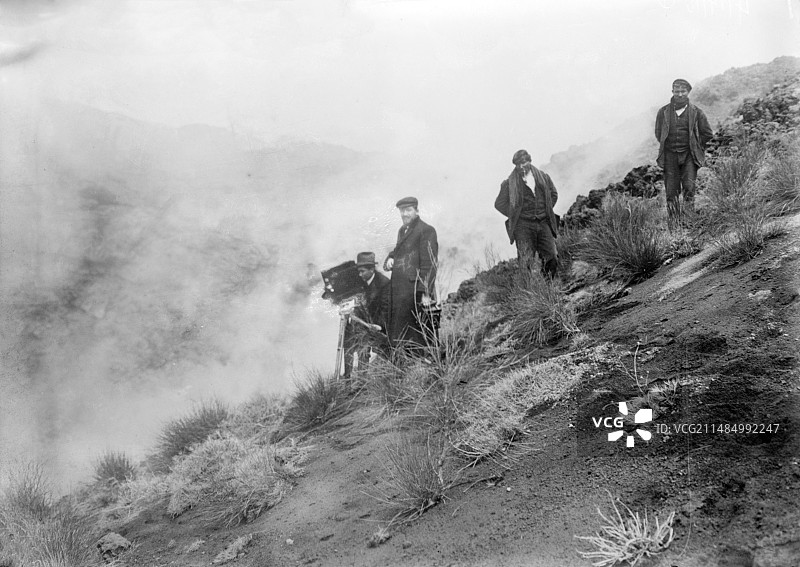 1910年埃特纳火山爆发的拍摄图片素材