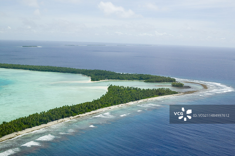 图瓦卢富纳富提环礁鸟瞰图片素材