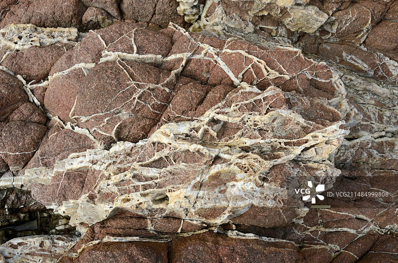 流纹岩中的石英脉图片素材