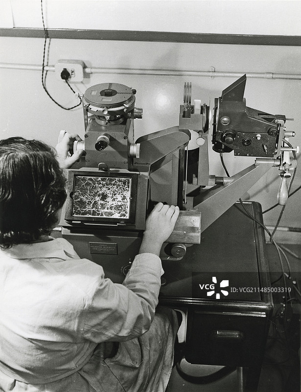 1960年冶金显微镜照片图片素材
