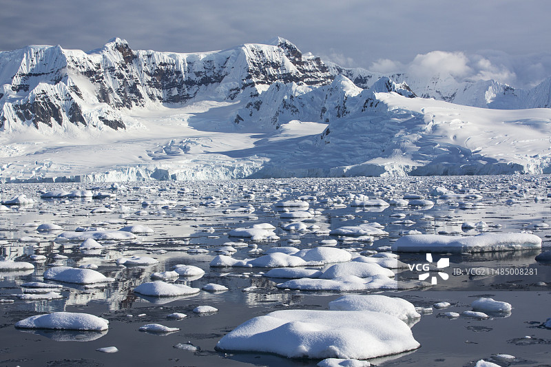 南极洲的杰拉许海峡图片素材