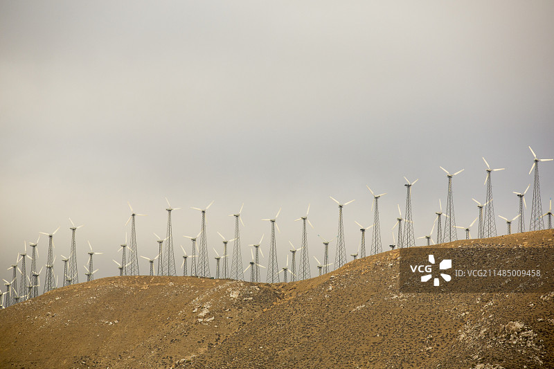 特哈查比山口风力发电场的一部分图片素材