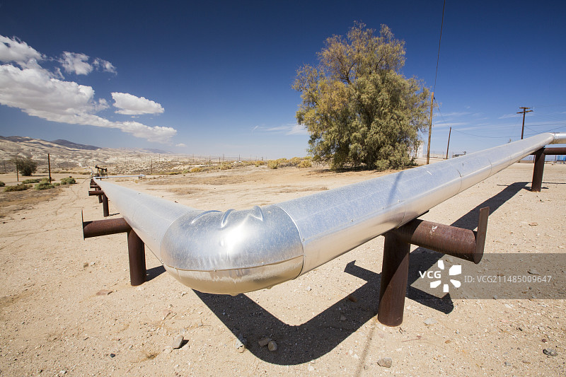 塔夫特的中途日落油田图片素材