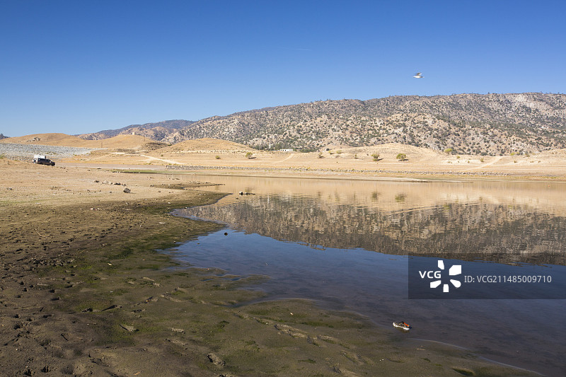 美国加利福尼亚伊莎贝拉湖的旱情图片素材