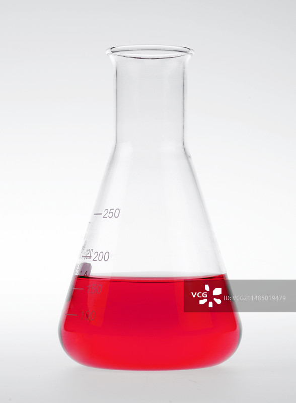 盛有红色液体的锥形瓶图片素材