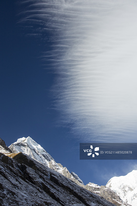 安纳布尔纳峰南部的急流风图片素材