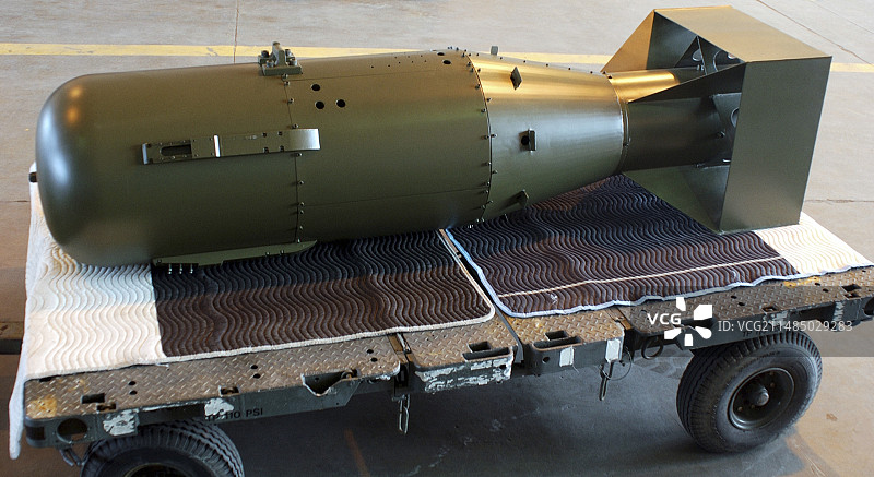 修复后的“小男孩”原子弹图片素材