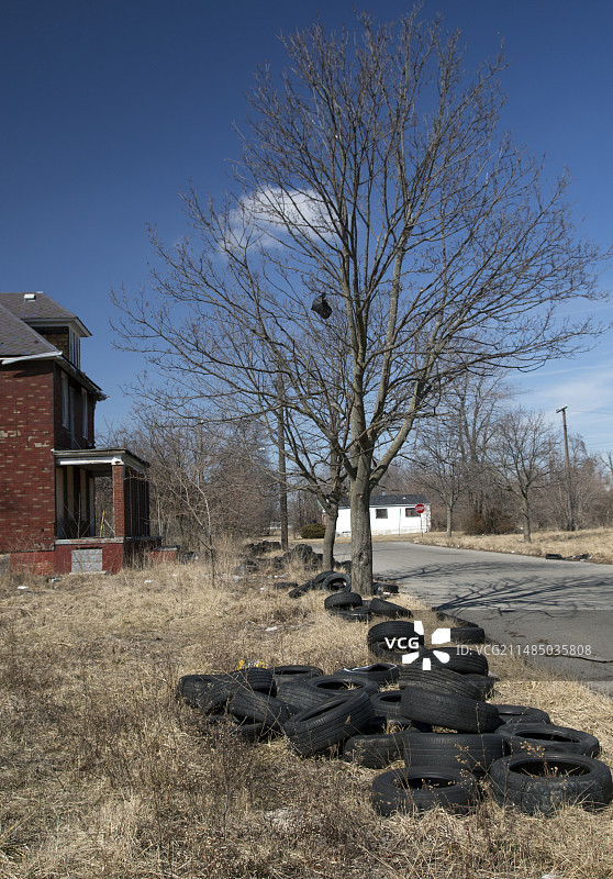 倾倒的车辆轮胎图片素材