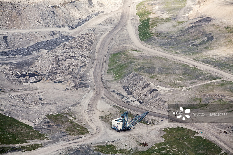 移除山顶的煤矿开采图片素材
