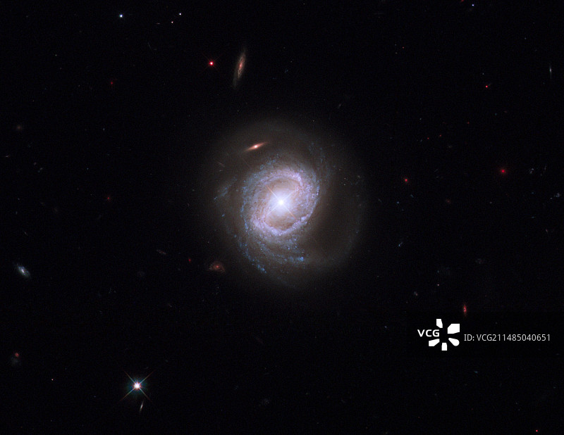 活跃星系Markarian 817，哈勃太空望远镜图像图片素材