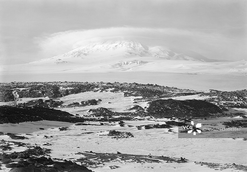 南极洲的埃里伯斯山，1911年图片素材