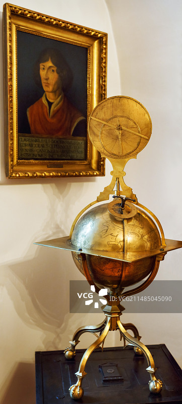 地球与哥白尼肖像图片素材