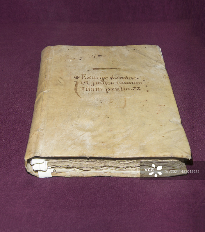 宗教裁判所判决书图片素材