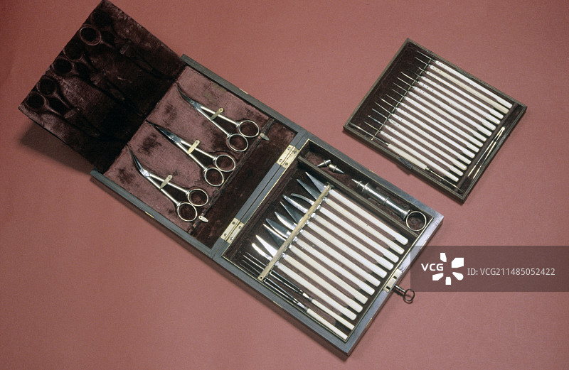 1870年左右的眼科手术刀图片素材