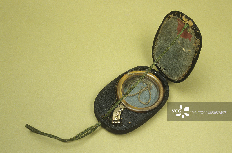 18世纪东方风格的眼镜图片素材