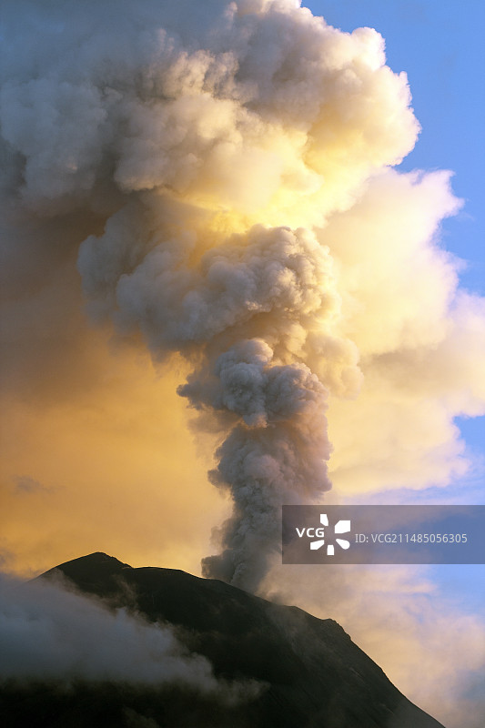 通古拉瓦火山喷发图片素材