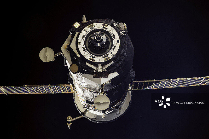 2013年进步50号离开国际空间站图片素材