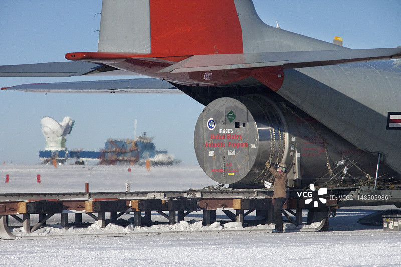 BICEP2望远镜用液态氦图片素材