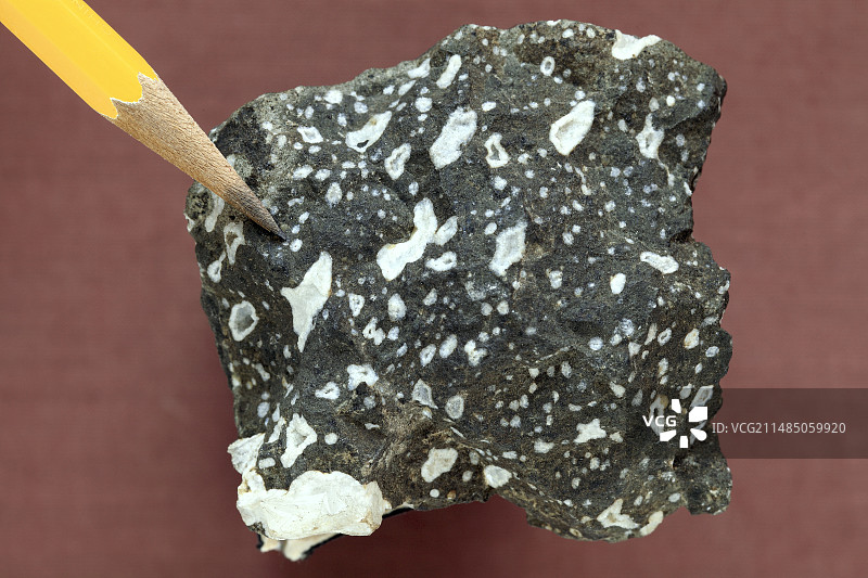 玄武岩中的中沸石内含物II图片素材