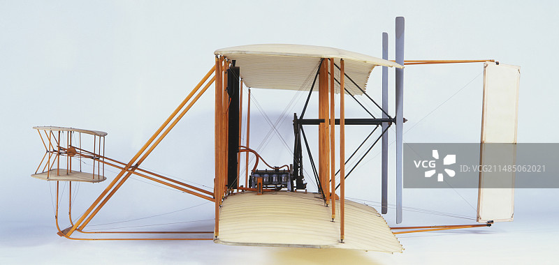 1903年莱特飞行者号侧视图图片素材