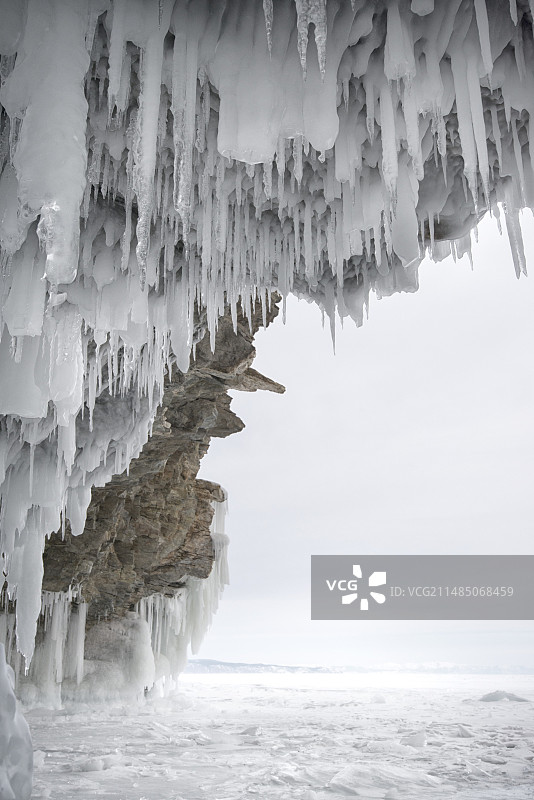 贝加尔湖奥利洪岛的洞穴入口图片素材