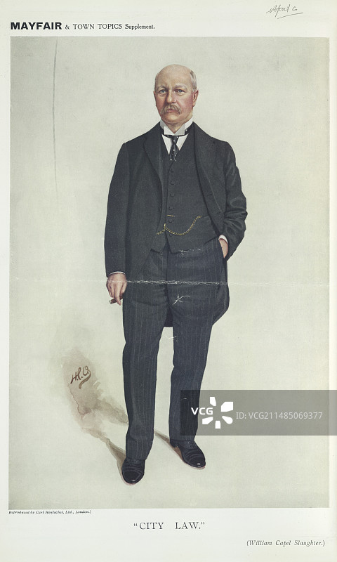 穿着三件套西装抽雪茄的男人图片素材