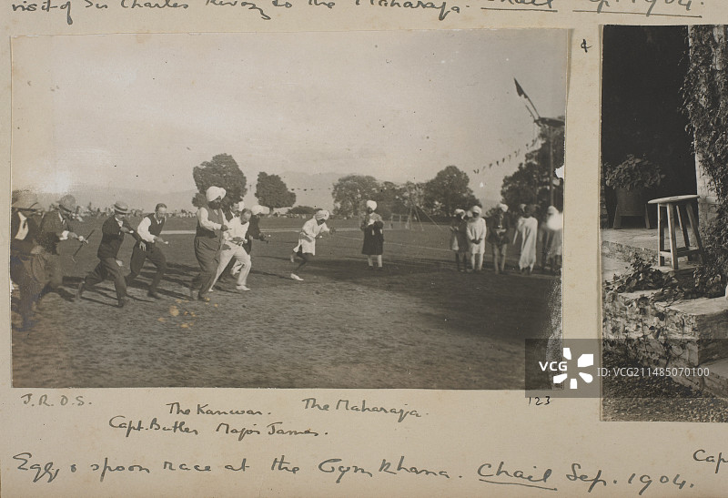 1904年赛跑：鸡蛋竞速图片素材