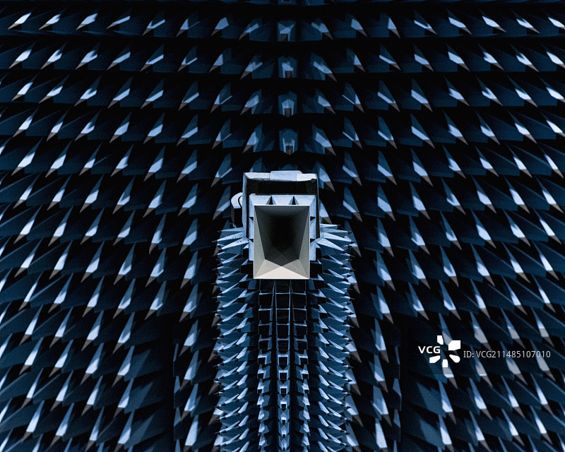 无线电波暗室设备图片素材