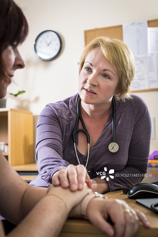 全科医生和病人图片素材