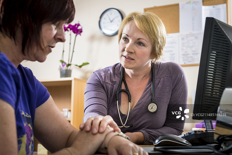 全科医生和病人图片素材