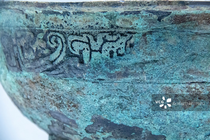 淄博桓台博物馆馆藏西周时期龙纹铜鼎图片素材