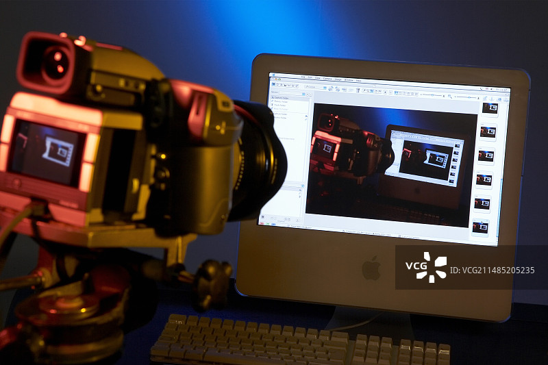 连接到电脑的相机图片素材