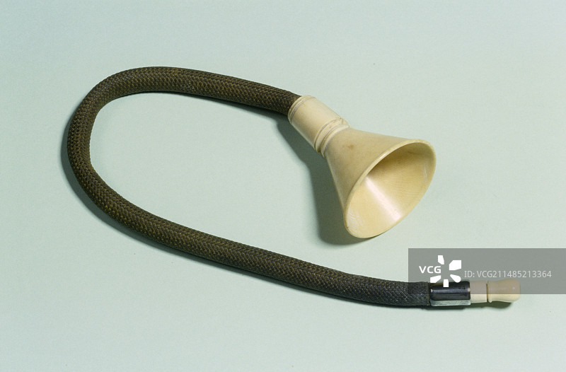 1860年左右的转换管助听器图片素材