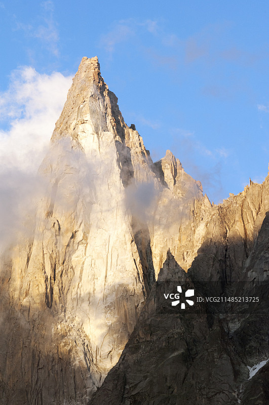 法国阿尔卑斯山小德鲁峰图片素材
