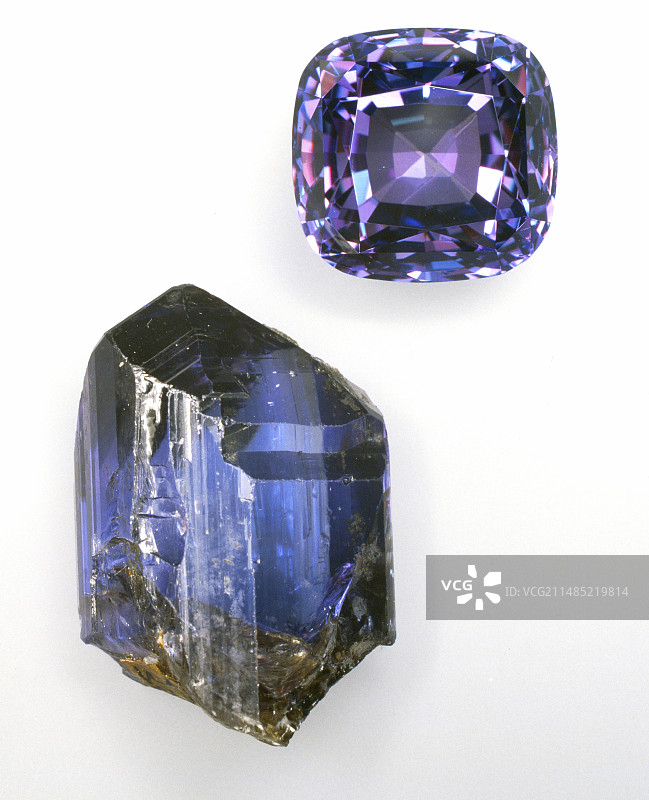 坦桑石晶体和宝石图片素材