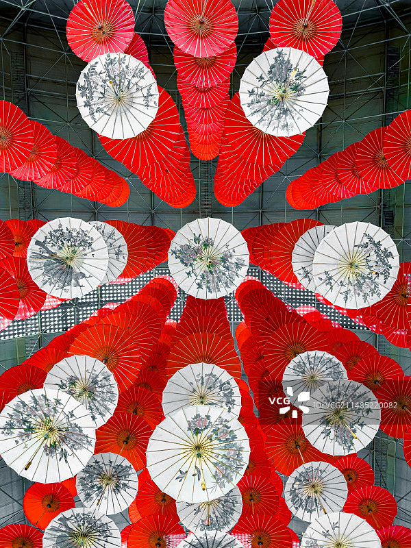 天花板上的雨伞图片素材