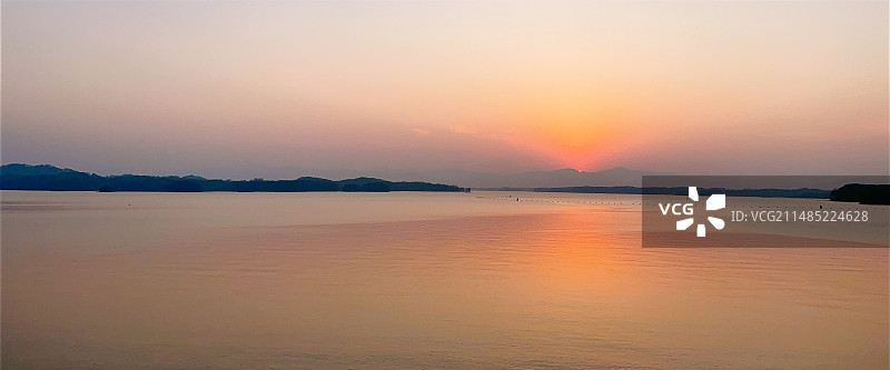 冬日的信阳南湾湖。图片素材