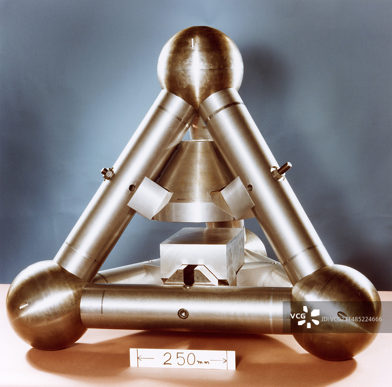 四面体纳米精密机床图片素材