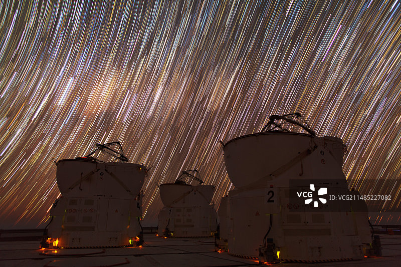 星轨下的帕拉纳尔天文台图片素材