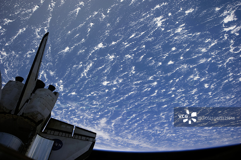 航天飞机与地球，国际空间站图像图片素材